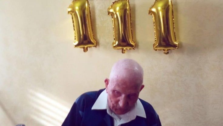 Aria pulita, vita nei campi e limoncello a colazione: così è arrivato a 111 anni 'zio Giovanni'