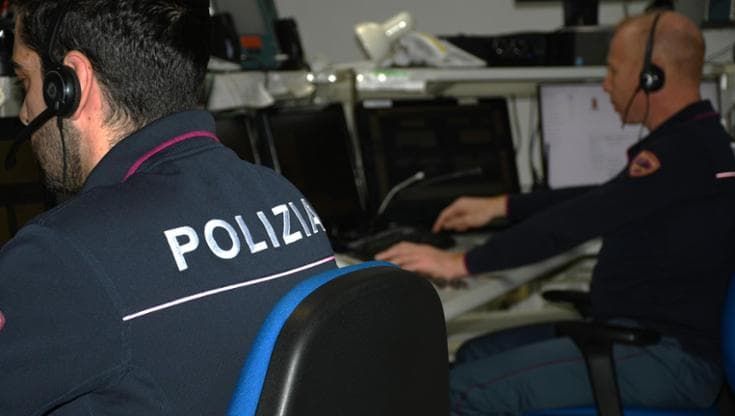Falsi poliziotti, donna truffata per 100.000 euro nel Casertano: denunciati in tre, uno è minore