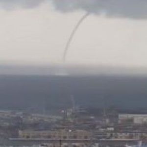 Piogge e trombe d'aria sul mare della Liguria