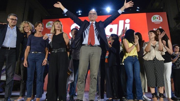 Letta lancia l’allarme democratico: "Se vince la destra, Costituzione a rischio"
