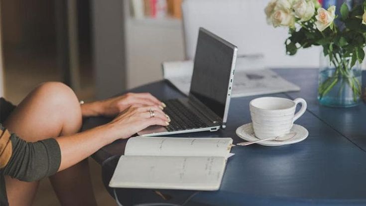 Smart working, dipendente si fa male a casa. E il giudice riconosce l’infortunio sul lavoro