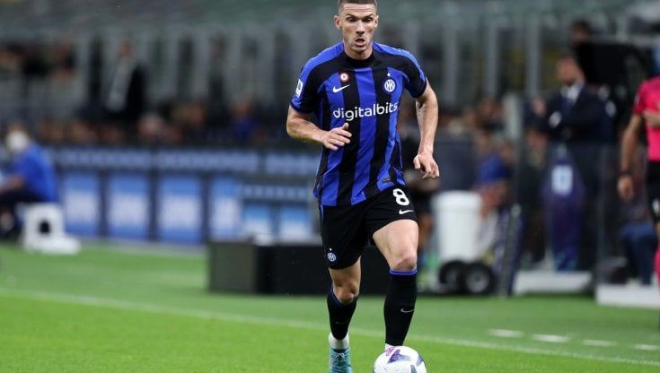 Calciomercato, le ultime news del 30 agosto: Inter, Gosens verso il Leverkusen. Il tecnico del Psg annuncia Paredes alla Juventus: sarà bianconero