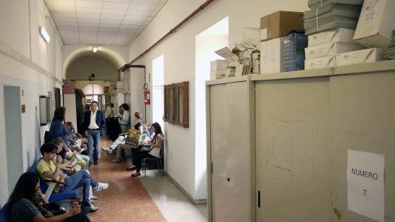 Un anno per avere la carta d'identità, la scelta del Comune: un ufficio per ogni municipalità 