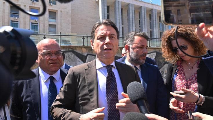 Conte sul governo Schifani: “Giunta immobile decimata dalle inchieste, uno scempio per la Sicilia”