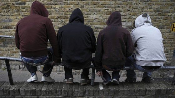 Bullismo negli spogliatoi a Firenze: "Hanno chiesto scusa, mio figlio li ha perdonati"