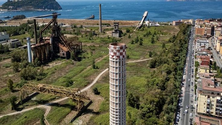 La “nuova” Bagnoli con il mare balneabile e Nisida senza carcere