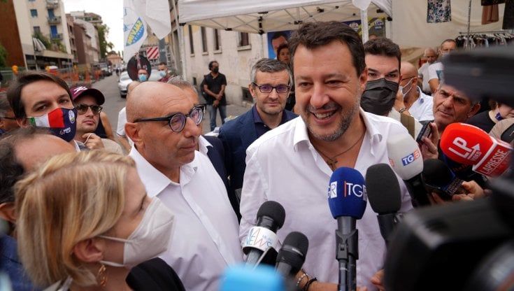 "Bisogna cominciare a sparare" e "Green Pass come la schedatura di Hitler": chi sono l'assessore e la consigliera della Lega che imbarazzano Salvini