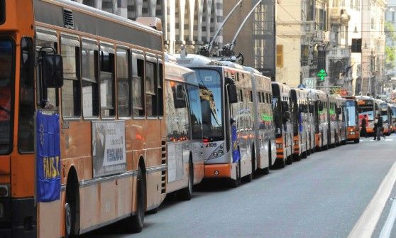 E' ancora emergenza trasporti, metropolitana a singhiozzo, ecco i bus sostitutivi