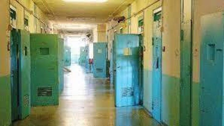 La Consulta "abbatte" il vetro divisorio tra i detenuti al 41 bis e i figli    