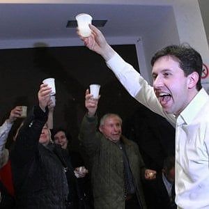 Cene, camminate e vecchi comizi: a Firenze si scalda la sfida del referendum