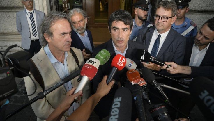 Scomuniche, vertici e appelli: centrosinistra ad alta tensione