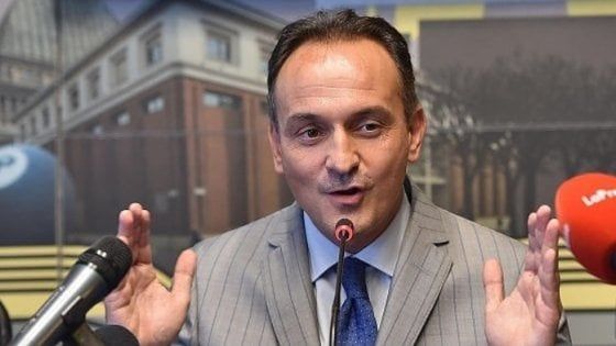 Torino, l'annuncio di Cirio: "Sono guarito dal coronavirus, unica priorità continuare a lottare"