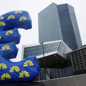 Draghi lancia un programma di acquisti da 60 miliardi al mese