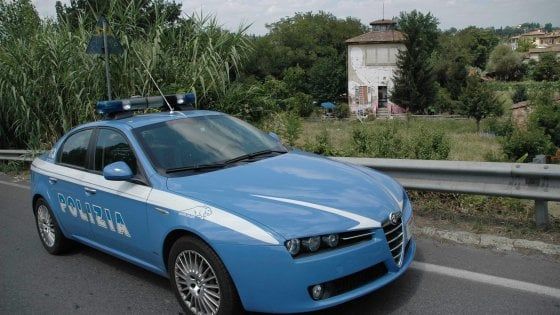 Foggia, rapinatori incappucciati in azione: presi 11mila e 500 euro in monetine da 20 e 50 centesimi