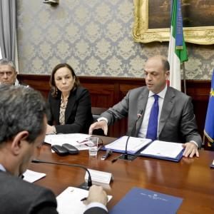 De Magistris: "Alfano ha capito i nostri sforzi, ora il governo faccia attenzione ai tagli"