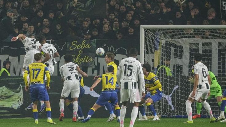 Bremer fa il centravanti, la Juventus travolge il Parma 4-1