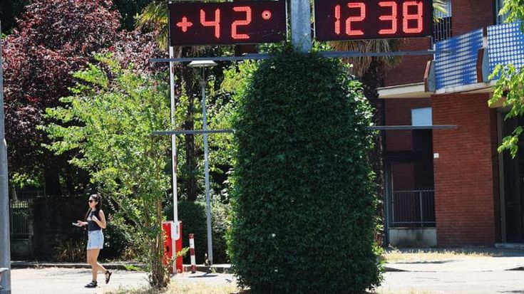 Caldo, il giorno più lungo. Chiese aperte e rifugi per sopravvivere al picco