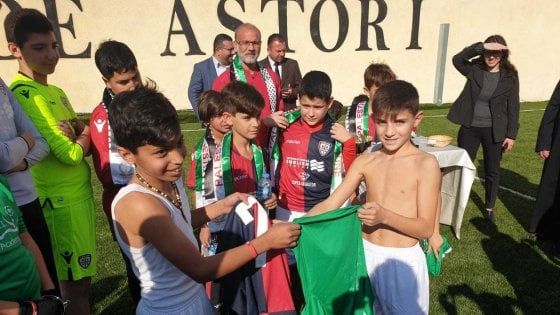 I ragazzi del Cagliari a Betlemme, calcio e solidarietà con la Christmas Peace Cup