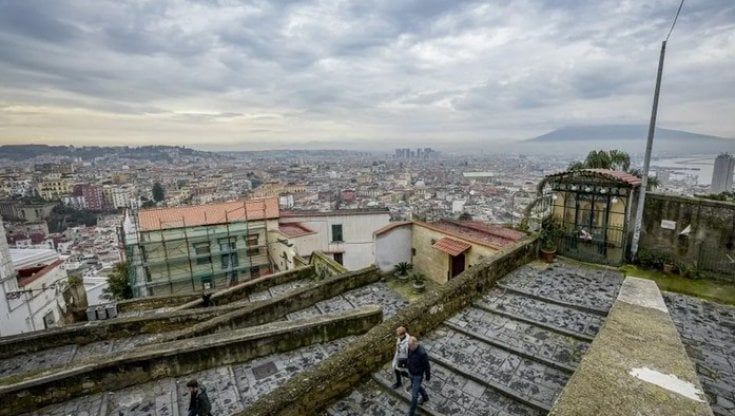Napoli, lettera aperta al sindaco Manfredi per recuperare le scale di Napoli