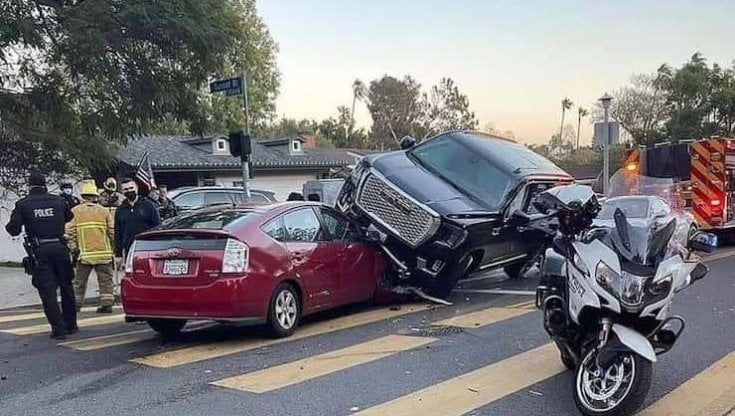 Schwarzenegger e la sua Yukon, incidente alla Terminator