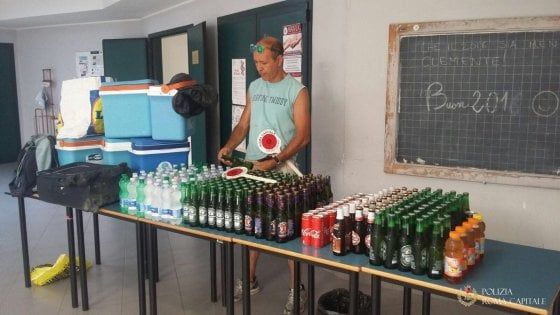 Roma, sequestrate due tonnellate di prodotti da spiaggia a Ostia