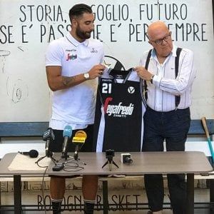 Basket, ritorna la grande Virtus: preso Gentile nel giorno di Aradori