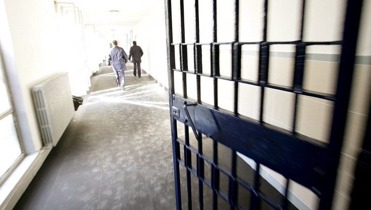 Niente  tamponi per i prof, niente lezioni nel carcere di Rebibbia. I docenti: "Non è giusto che siano a spese nostre"
