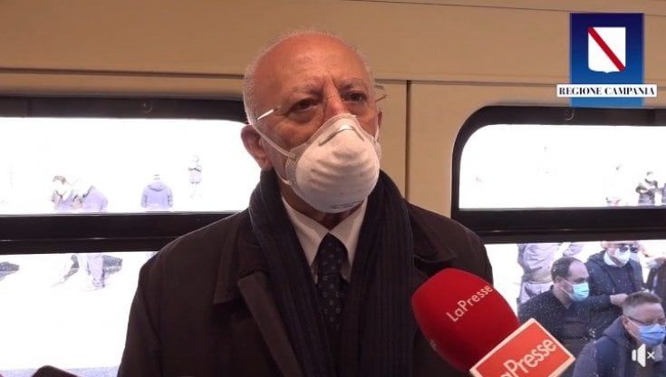 Napoli, De Luca: "Vi siete divertiti su lungomare? Se non stiamo attenti diventiamo zona rossa"