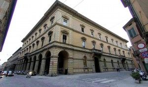 Officine Rizzoli, l'asta va deserta.<br />Delusi i lavoratori: "Speriamo arrivi qualcuno"
