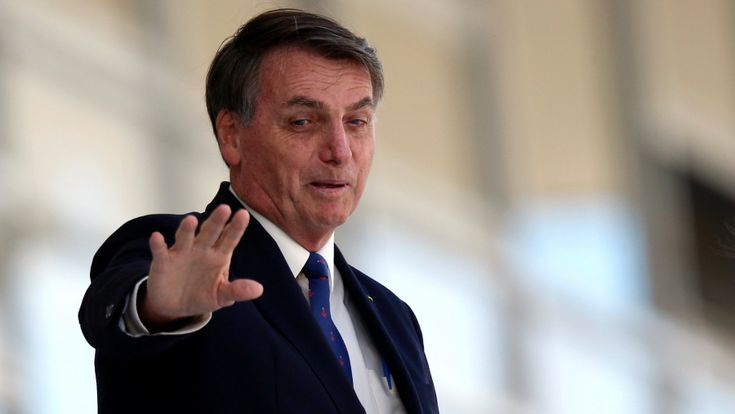 Il Covid e le indagini sui tre figli ora mettono Bolsonaro nei guai