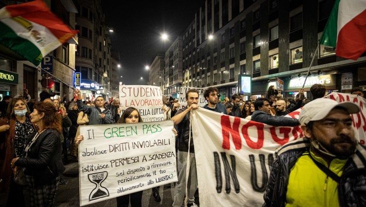 A Milano 83 denunce dopo il corteo. L’Anpi: Br e fascisti, oltraggio alla città