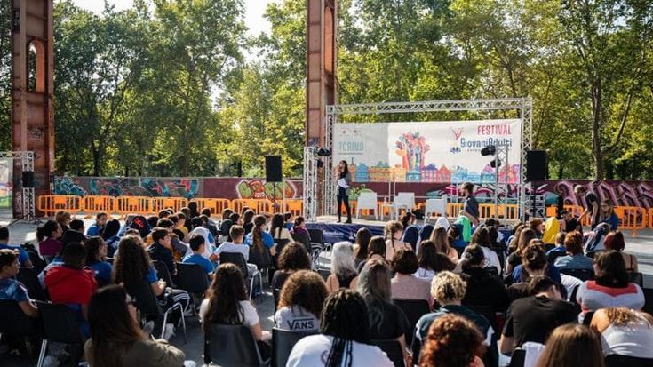 “GiovaniAdulti” il festival Fdi per le scuole torinesi tra esaltazione della nazione e arti marziali. Il Pd: “Propaganda balilla”