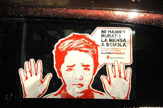 'Mi rubate il futuro', la campagna di Save the children