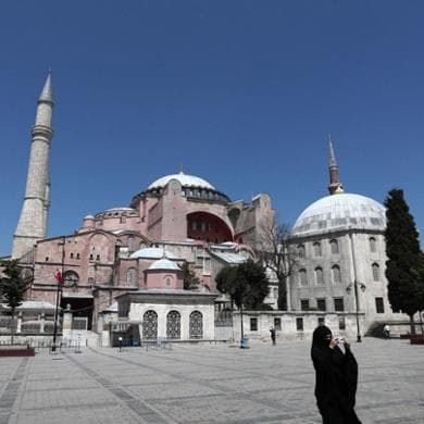 I musulmani pregano a Santa Sofia: “Sarà moschea”