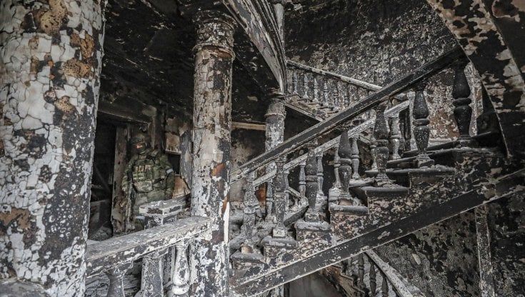 I miliziani di Mariupol accusano gli invasori russi: “Usano armi chimiche”