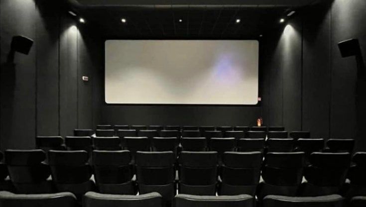 Taranto, il cinema Savoia riapre e diventa multisala da 700 posti: c'è anche lo spazio con maxischermo, divanetti e angolo bar