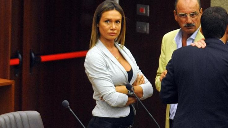Uruguay, la missione Interpol: “Non risultano indagini su Minetti”