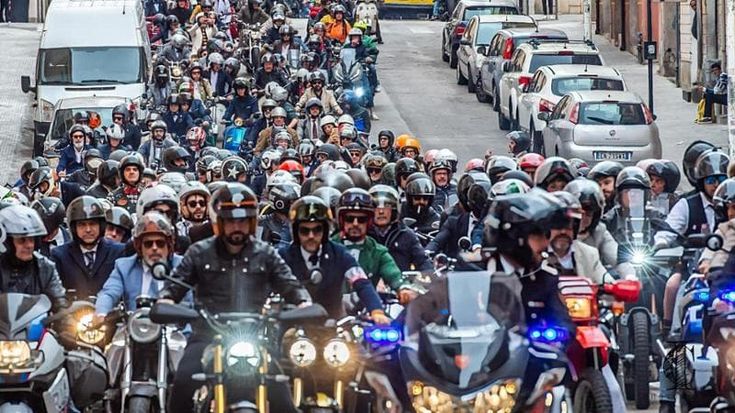 La Distinguished Gentleman’s Ride arriva in Sardegna e il dealer Triumph mette in palio una Thruxton