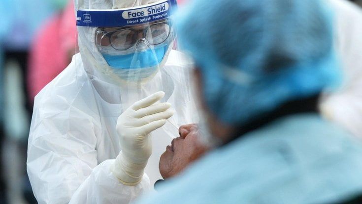Coronavirus, il bollettino di oggi 23 dicembre: 14.522 nuovi casi e 553 morti. Oltre 70mila vittime dall'inizio dell'epidemia