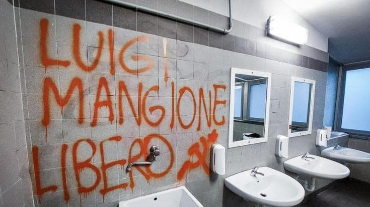 "Luigi Mangione libero”, la scritta nell’università di Torino