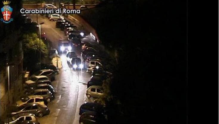 Roma, coda di auto per comprare cocaina