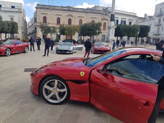 La Ferrari Portofino svelata fra i trulli di Alberobello