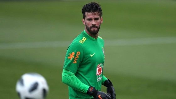 Il mercato si fa tra i pali: Real, pronto l'assalto a Alisson. Perin-Juve, Il Napoli punta su Areola