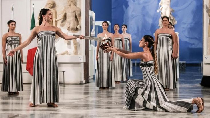 Milano Cortina 2026, accesa la fiamma olimpica: inizia il viaggio della torcia