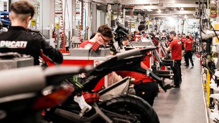 La MotoGp fa felice la Ducati: ora più investimenti e ricerca a Borgo Panigale. E 300 assunzioni