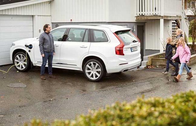 Volvo Cars, prove di guida autonoma