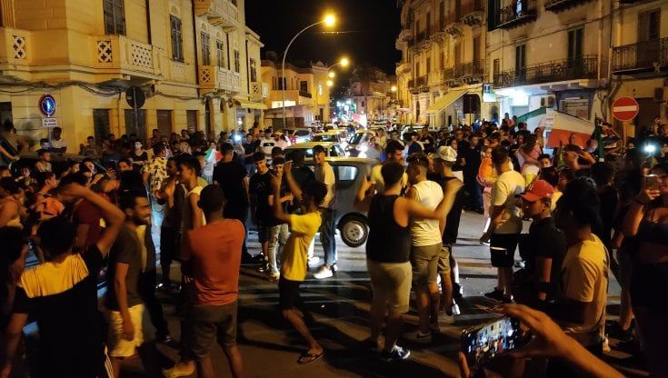 Ragazzi in vacanza, subito focolai. E per i viaggi ecco le prime strette