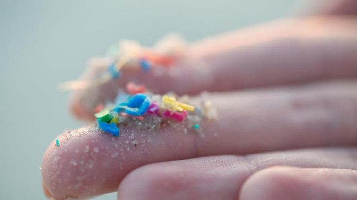 Al via la stretta Ue sulle microplastiche