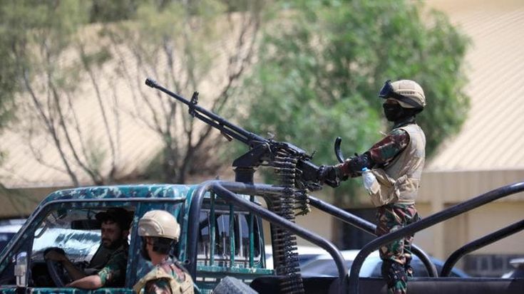 “Gli Houthi possono tagliar fuori Suez danneggiando l’economia globale”