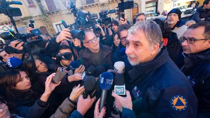 La frana di Niscemi, Ciciliano: “L’intera collina sta scendendo verso la piana di Gela”